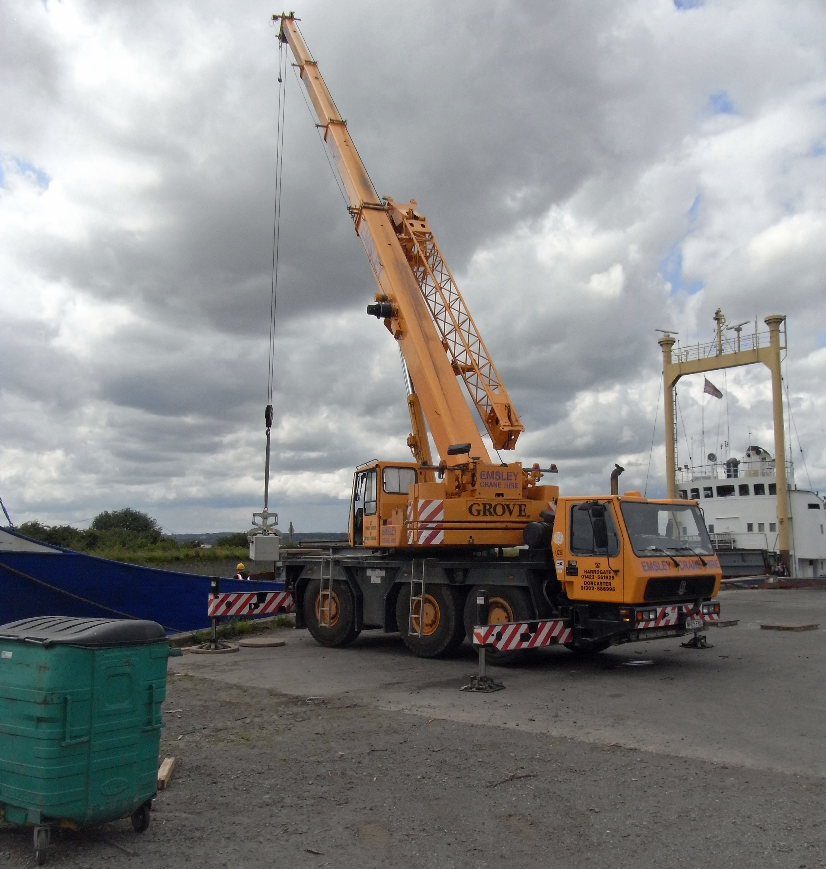 How to Hire a Crane post thumbnail image